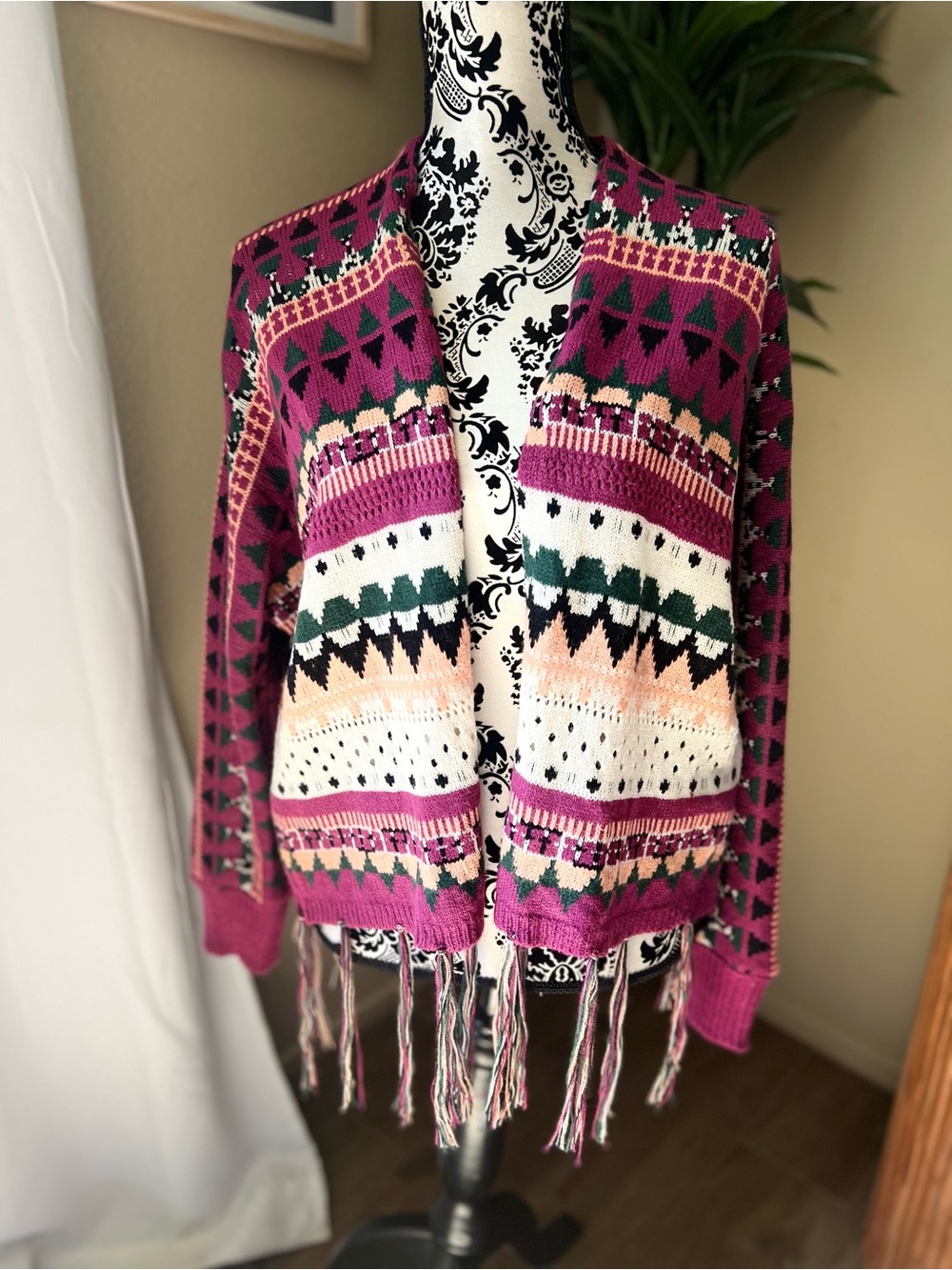 Source Unknown Magenta Green Cream Patterned Fringe Open Cardigan